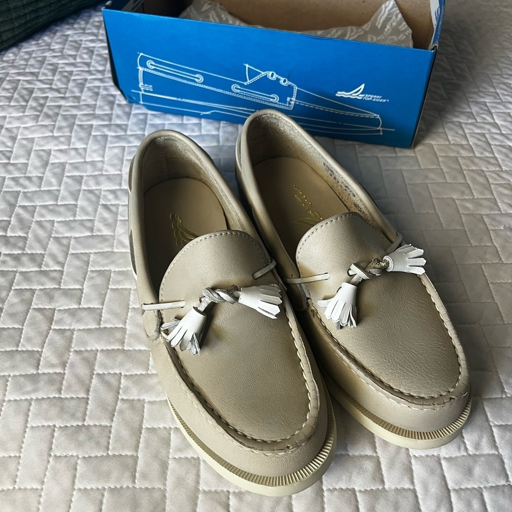Vintage Sperry top sider (new with box no lid)